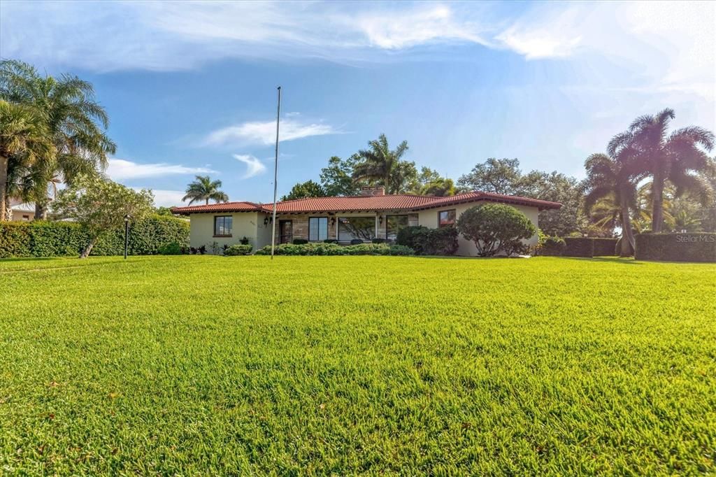 Recently Sold: $1,750,000 (3 beds, 3 baths, 2657 Square Feet)