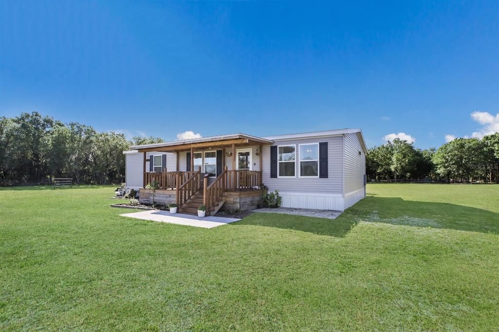 Recently Sold: $450,000 (3 beds, 2 baths, 1560 Square Feet)