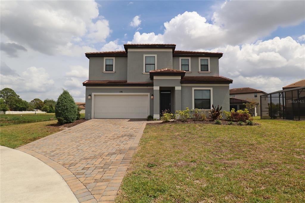 Recently Sold: $560,000 (6 beds, 6 baths, 2551 Square Feet)