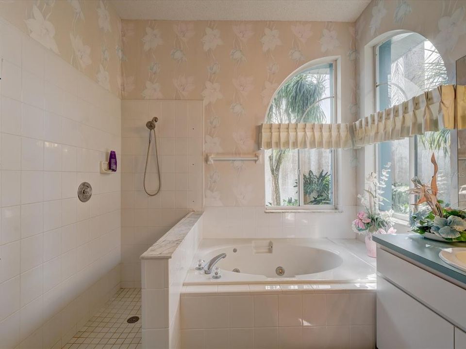 Недавно продано: $380,000 (3 спален, 2 ванн, 2010 Квадратных фут)