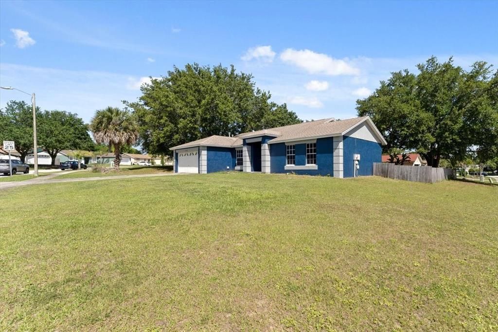 Recently Sold: $375,000 (4 beds, 2 baths, 1763 Square Feet)