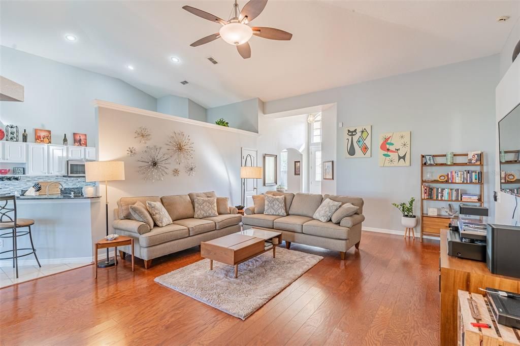 Recently Sold: $560,000 (5 beds, 3 baths, 2497 Square Feet)