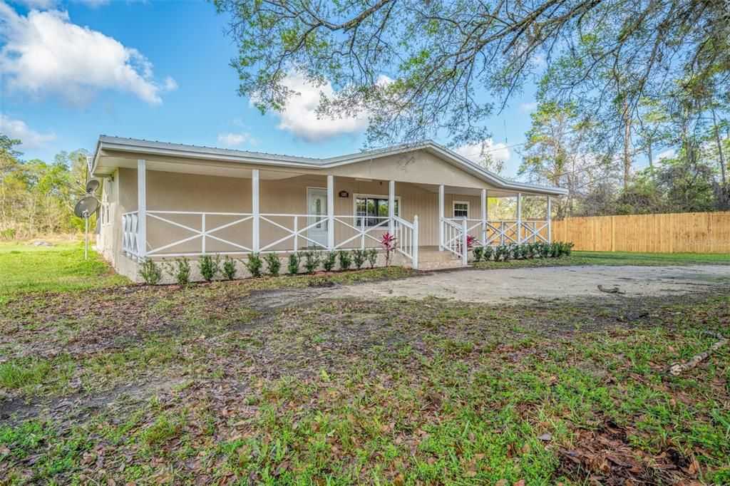 Recently Sold: $375,000 (4 beds, 3 baths, 1960 Square Feet)