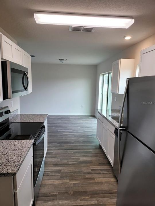 Recently Rented: $1,795 (3 beds, 2 baths, 1406 Square Feet)
