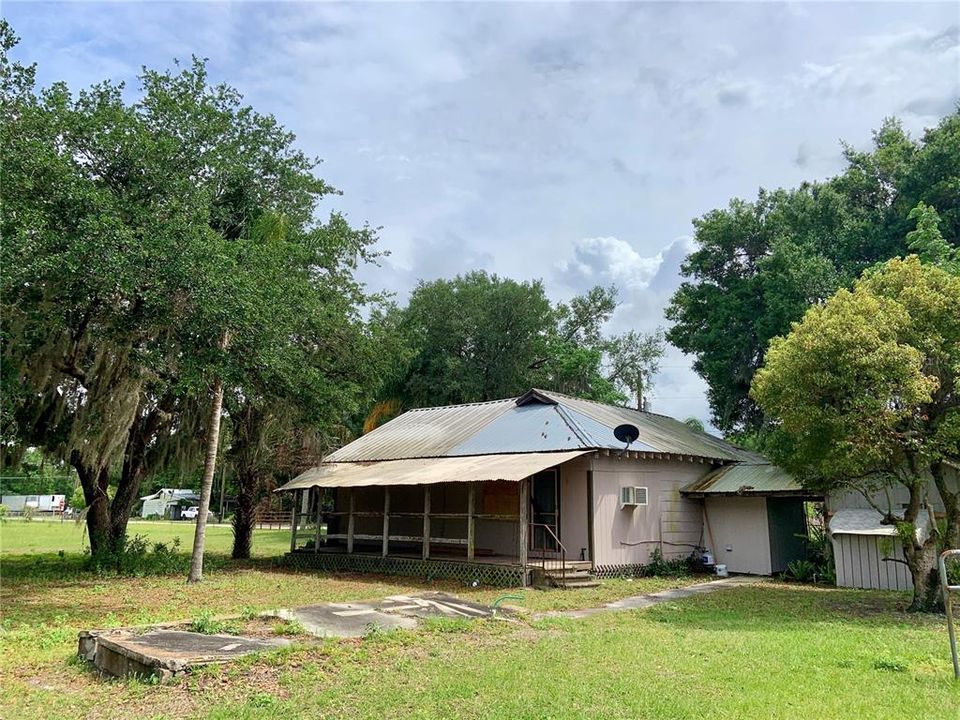 Recently Sold: $149,000 (3 beds, 2 baths, 990 Square Feet)