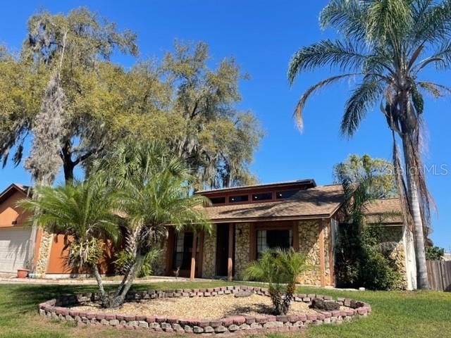 Recently Sold: $370,000 (4 beds, 2 baths, 2110 Square Feet)