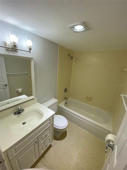 Недавно арендовано: $2,000 (2 спален, 2 ванн, 1139 Квадратных фут)