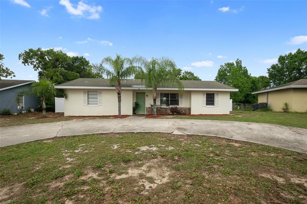 Recently Sold: $215,000 (4 beds, 1 baths, 1290 Square Feet)