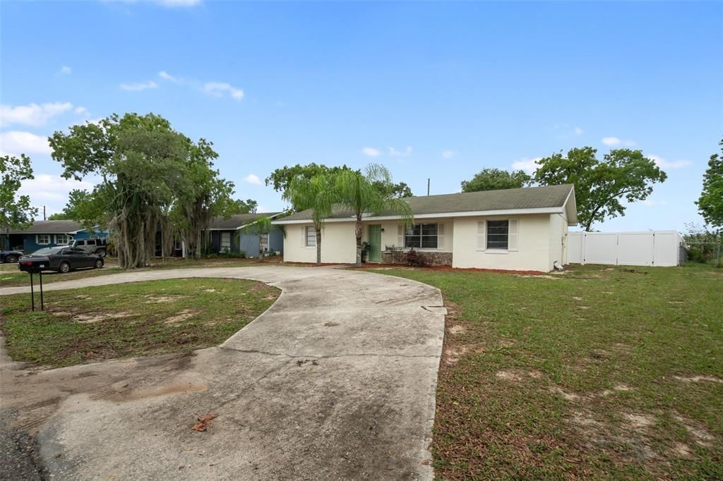 Recently Sold: $215,000 (4 beds, 1 baths, 1290 Square Feet)
