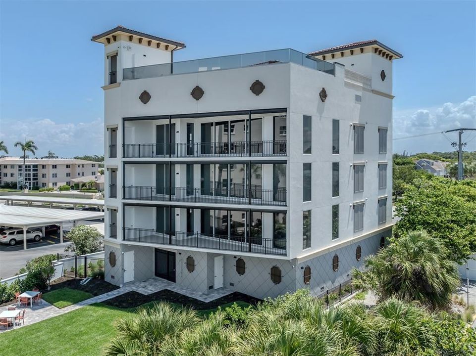 For Sale: $4,250,000 (3 beds, 3 baths, 2800 Square Feet)