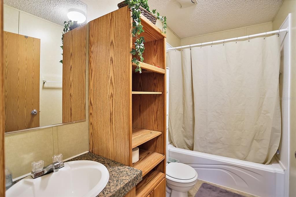 最近售出: $145,000 (4 贝兹, 2 浴室, 1512 平方英尺)
