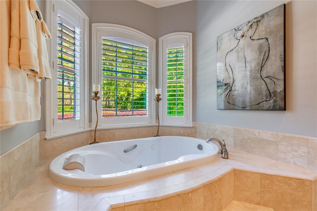 Недавно продано: $2,250,000 (4 спален, 4 ванн, 4404 Квадратных фут)