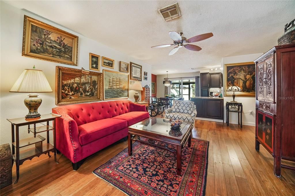 Recently Sold: $245,000 (2 beds, 2 baths, 1466 Square Feet)