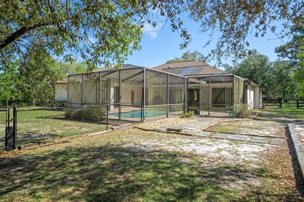 Recently Sold: $575,000 (3 beds, 2 baths, 2961 Square Feet)