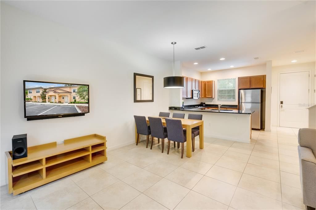 Recently Sold: $295,000 (2 beds, 2 baths, 1350 Square Feet)