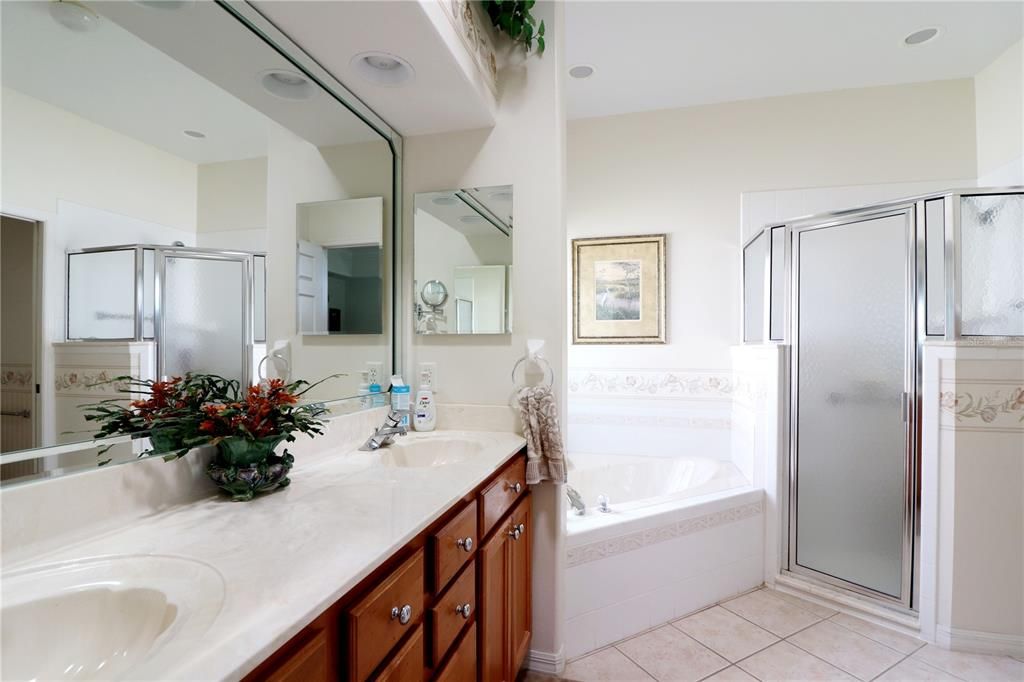 最近售出: $385,000 (2 贝兹, 2 浴室, 1953 平方英尺)