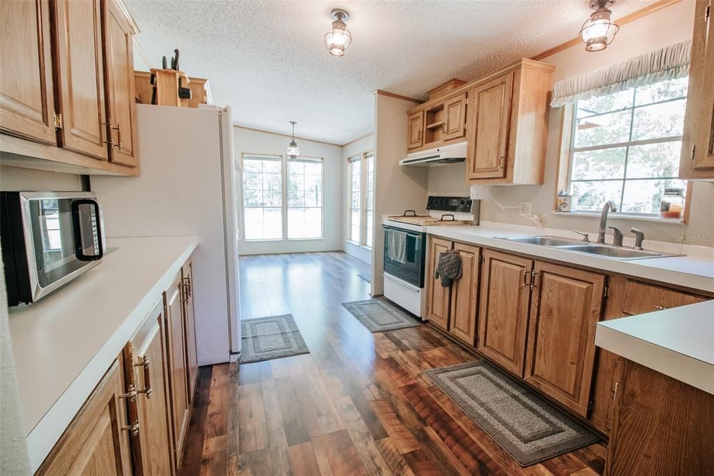 Recently Sold: $274,900 (3 beds, 2 baths, 1568 Square Feet)