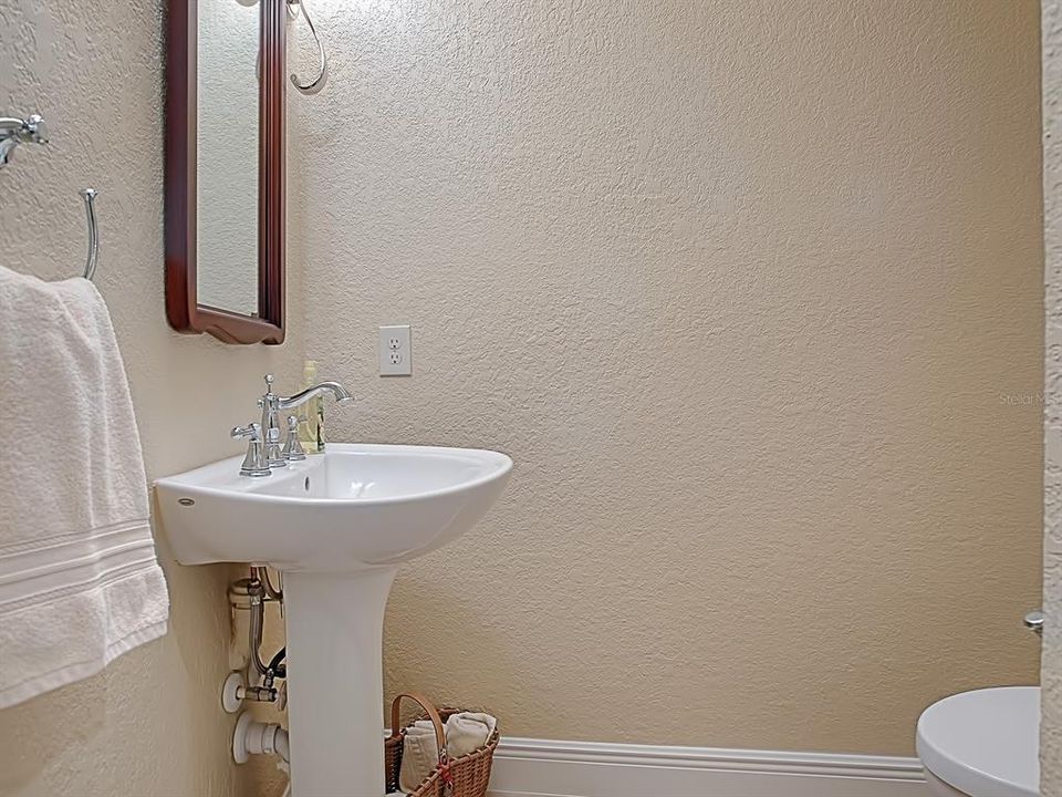 HALF BATH - SO CONVENIENT FOR YOUR GUESTS!