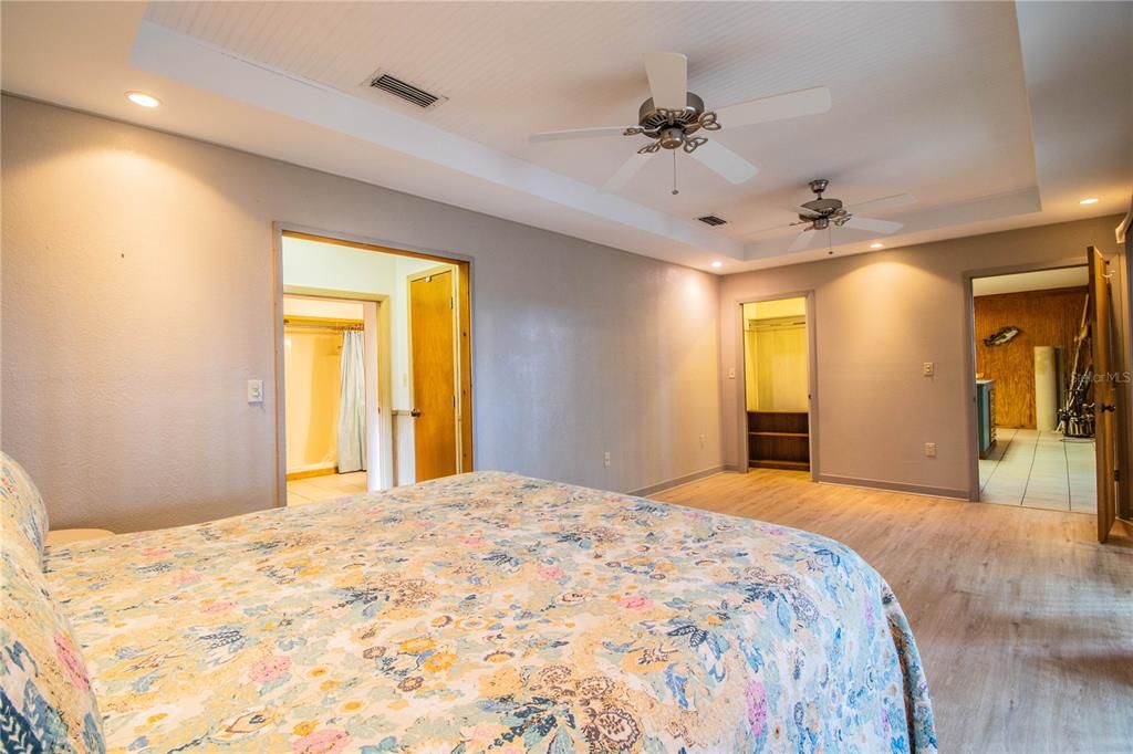 Vendido Recientemente: $229,900 (3 camas, 2 baños, 1368 Pies cuadrados)