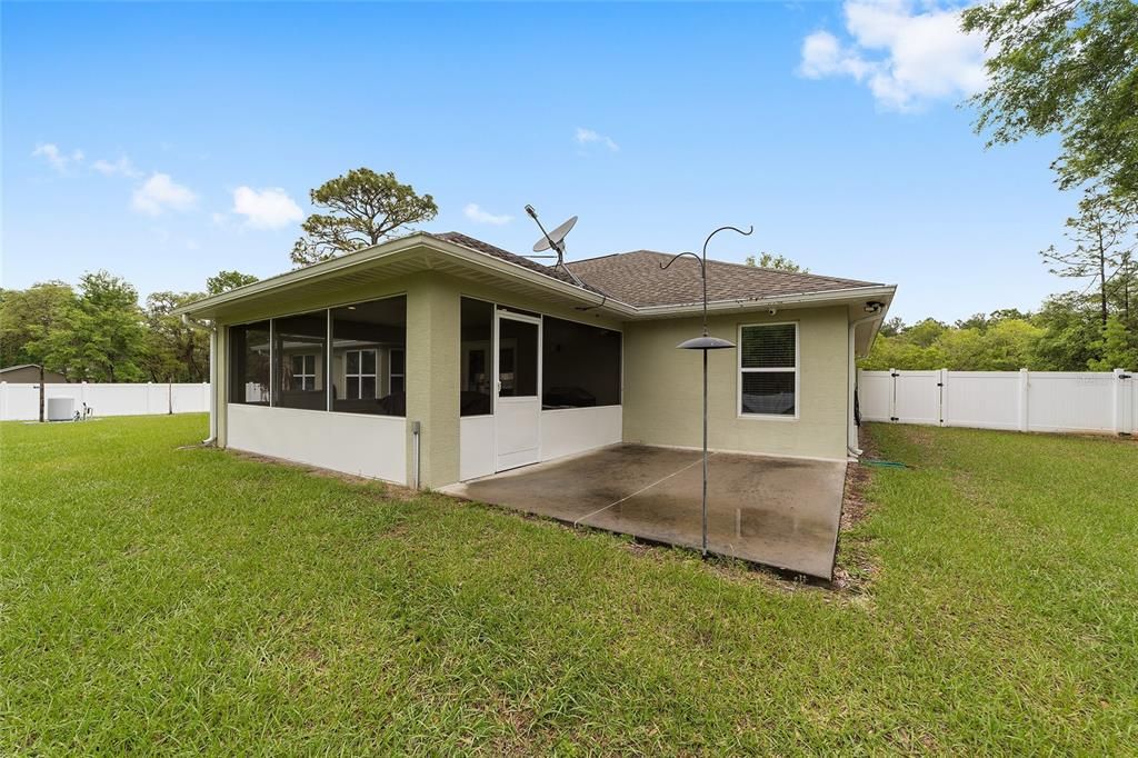 Recently Sold: $425,000 (3 beds, 2 baths, 2387 Square Feet)