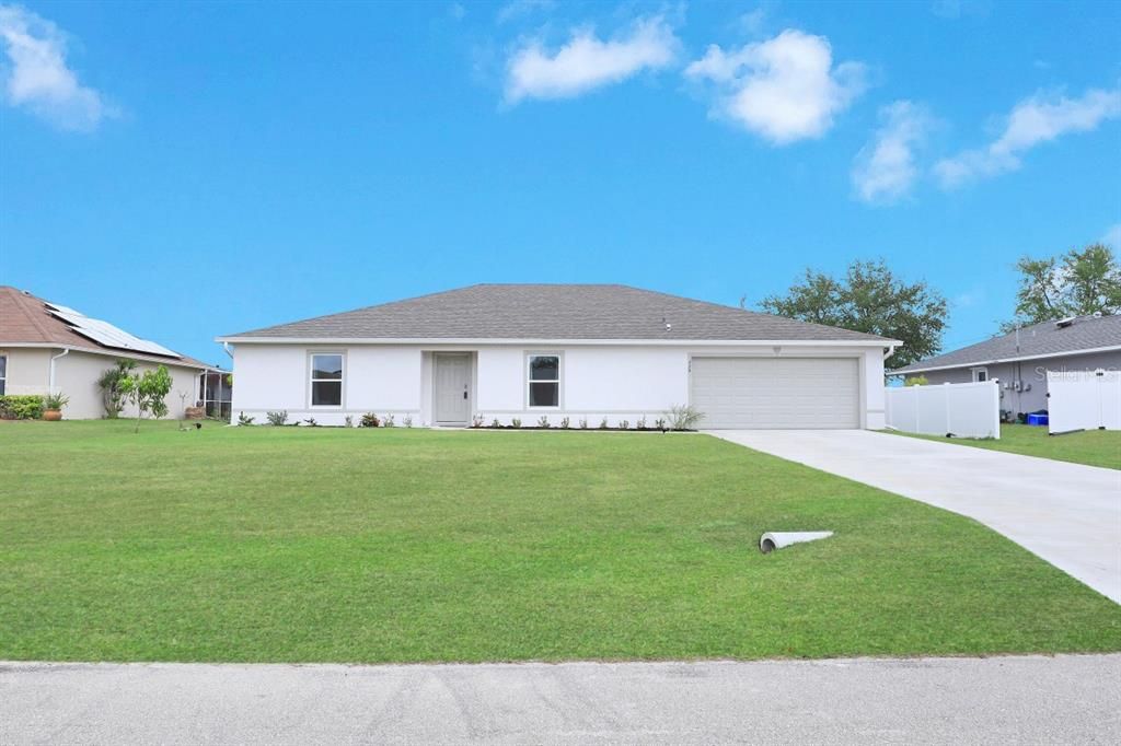 Recently Sold: $400,000 (4 beds, 2 baths, 2135 Square Feet)