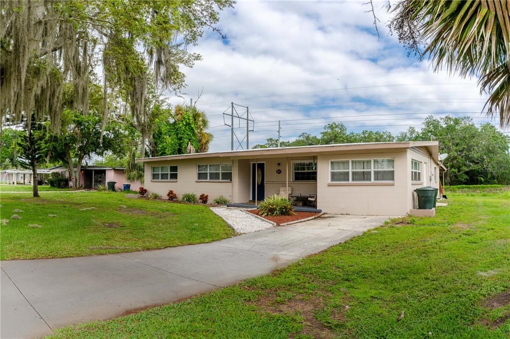 Recently Sold: $230,000 (4 beds, 1 baths, 1330 Square Feet)