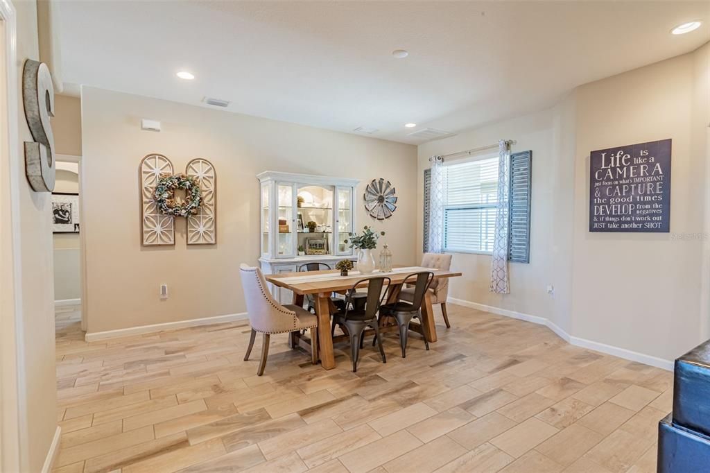 Recently Sold: $725,000 (5 beds, 4 baths, 3402 Square Feet)