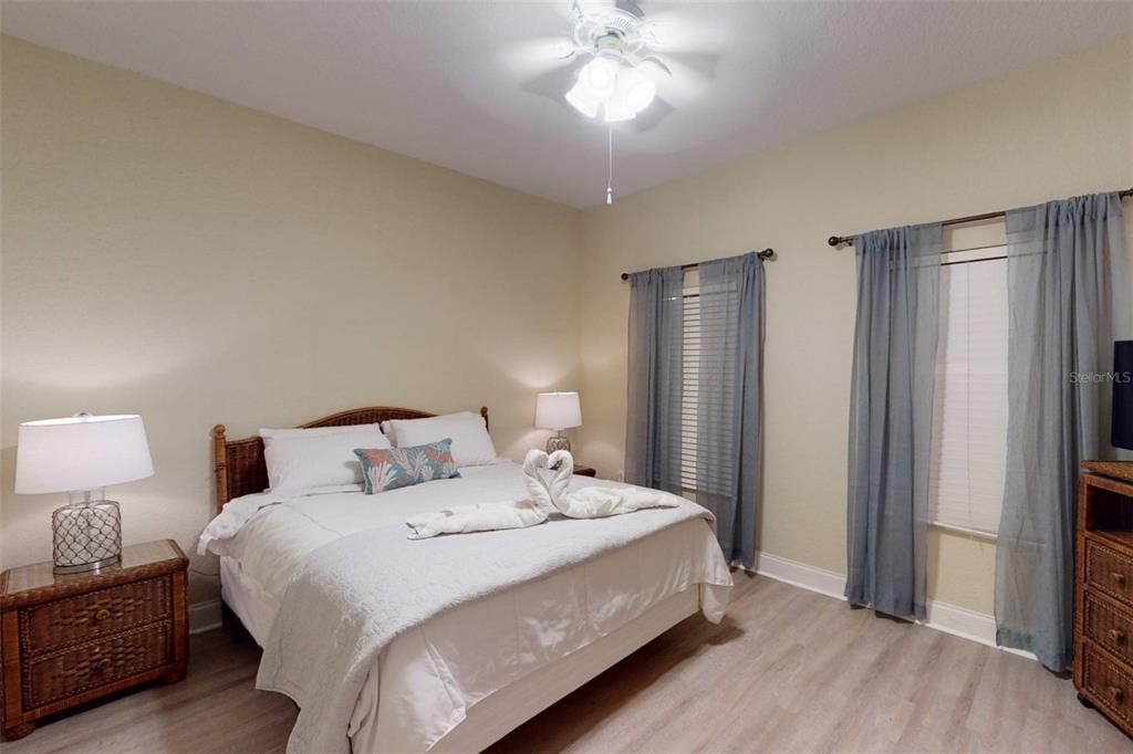 Recently Sold: $524,000 (2 beds, 2 baths, 1005 Square Feet)