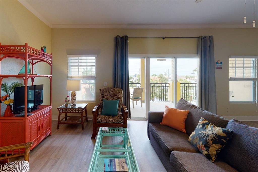 Recently Sold: $524,000 (2 beds, 2 baths, 1005 Square Feet)