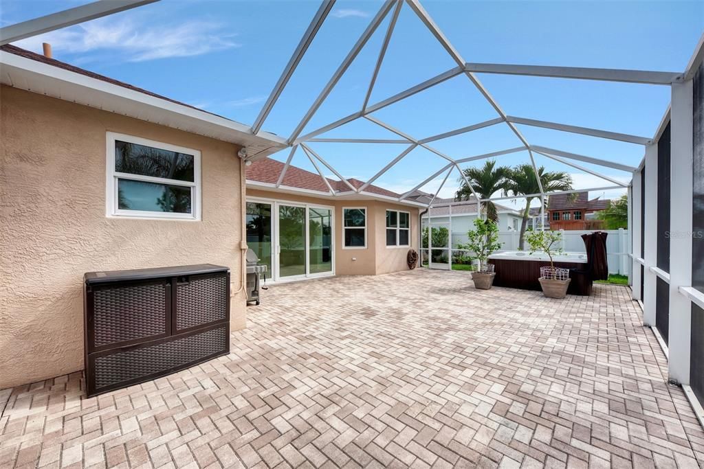 Recently Sold: $499,000 (3 beds, 2 baths, 2095 Square Feet)