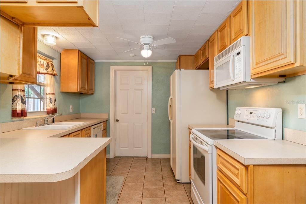 Recently Sold: $255,000 (2 beds, 2 baths, 1576 Square Feet)