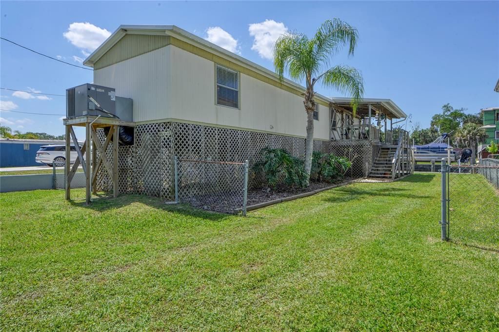 Recently Sold: $399,900 (2 beds, 2 baths, 924 Square Feet)