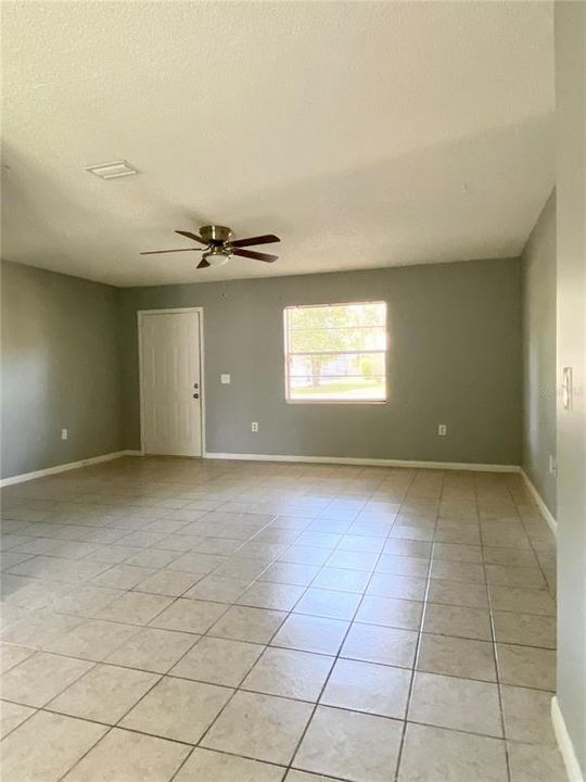 Recently Rented: $1,150 (2 beds, 1 baths, 864 Square Feet)