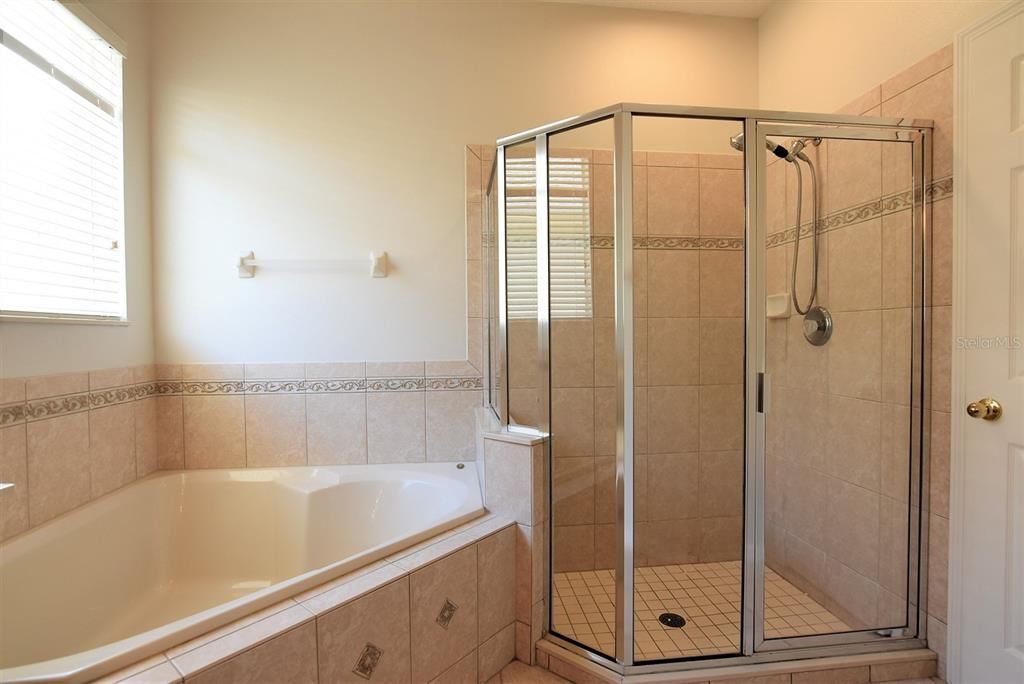 最近租的: $3,000 (4 贝兹, 2 浴室, 2190 平方英尺)