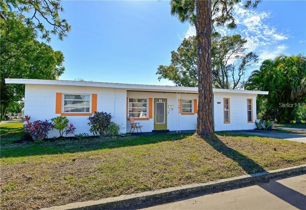 Recently Sold: $260,000 (3 beds, 1 baths, 1337 Square Feet)