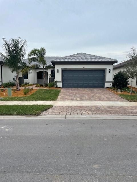 Recently Sold: $418,755 (2 beds, 2 baths, 1602 Square Feet)