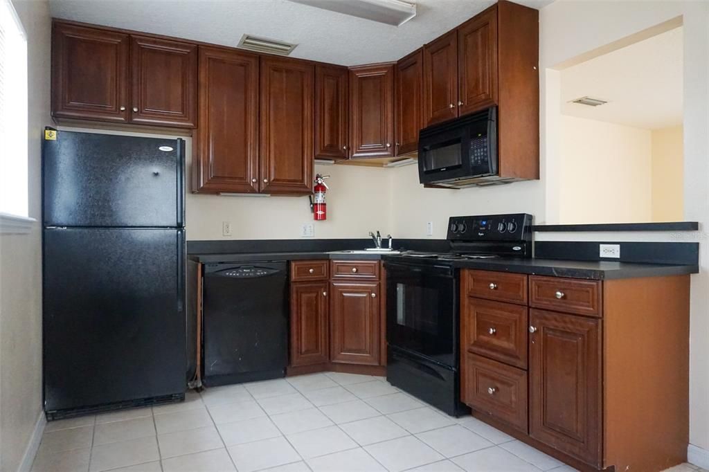 Recently Rented: $1,200 (2 beds, 1 baths, 886 Square Feet)