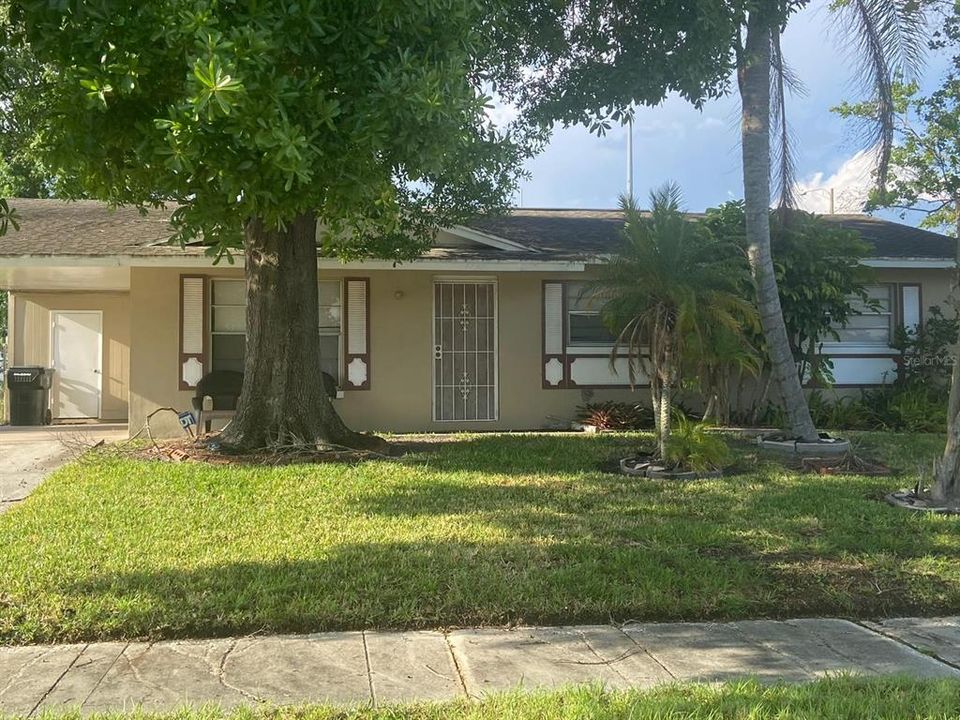 Recently Sold: $200,000 (3 beds, 1 baths, 1176 Square Feet)