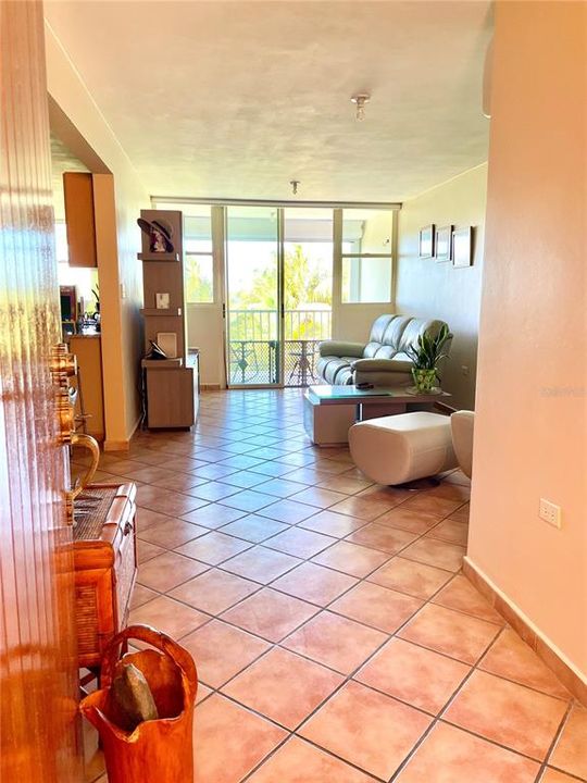 Recently Sold: $300,000 (3 beds, 2 baths, 1358 Square Feet)