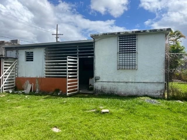 Vendido Recientemente: $55,000 (6 camas, 2 baños, 2400 Pies cuadrados)