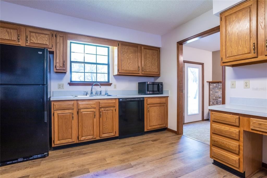 Recently Sold: $275,000 (3 beds, 2 baths, 1447 Square Feet)