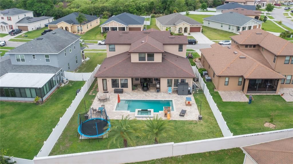 Recently Sold: $650,000 (5 beds, 3 baths, 4097 Square Feet)