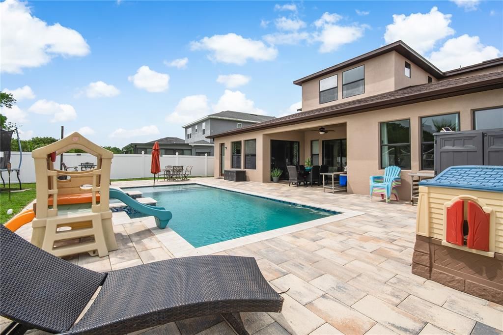 Recently Sold: $650,000 (5 beds, 3 baths, 4097 Square Feet)