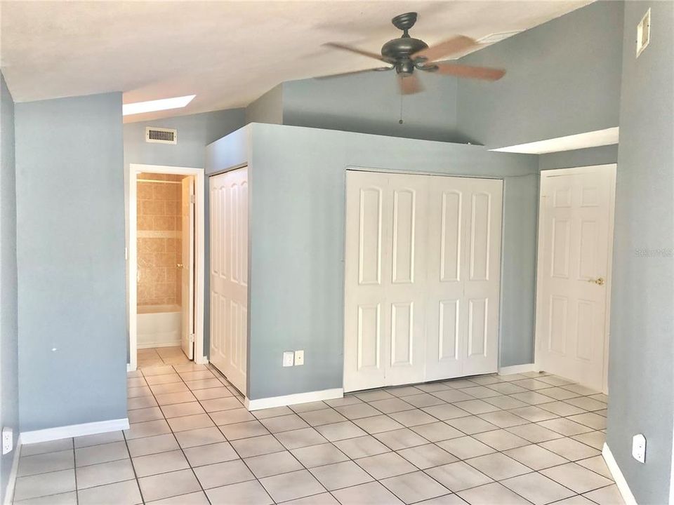 Recently Rented: $2,300 (3 beds, 2 baths, 1390 Square Feet)