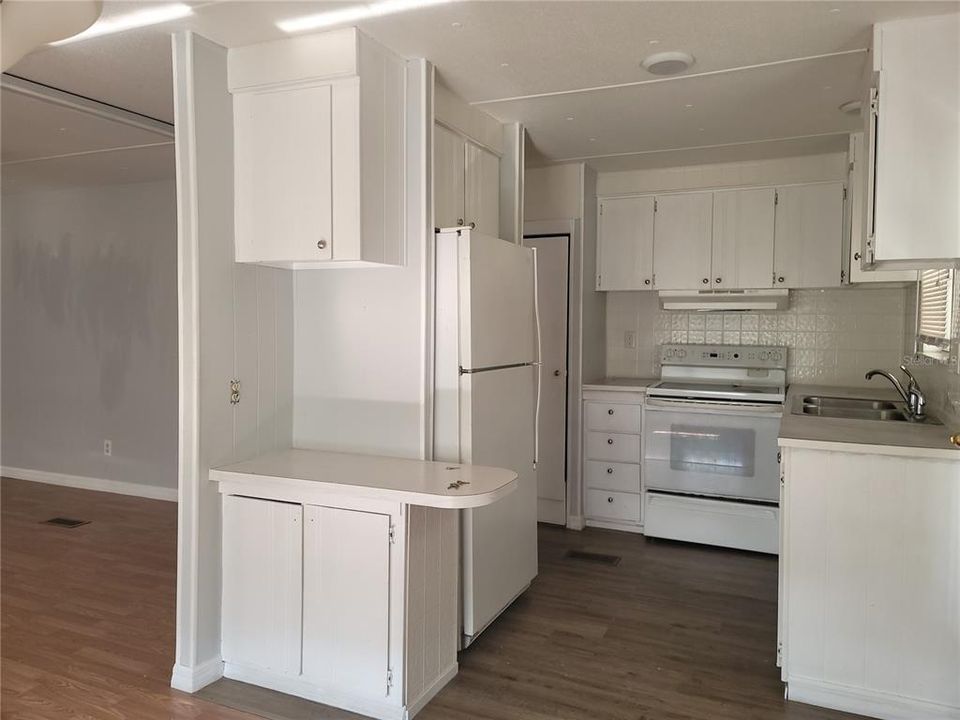 Recently Rented: $1,100 (2 beds, 1 baths, 1104 Square Feet)