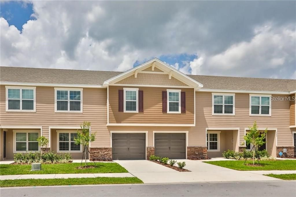 Recently Sold: $310,000 (3 beds, 2 baths, 1627 Square Feet)