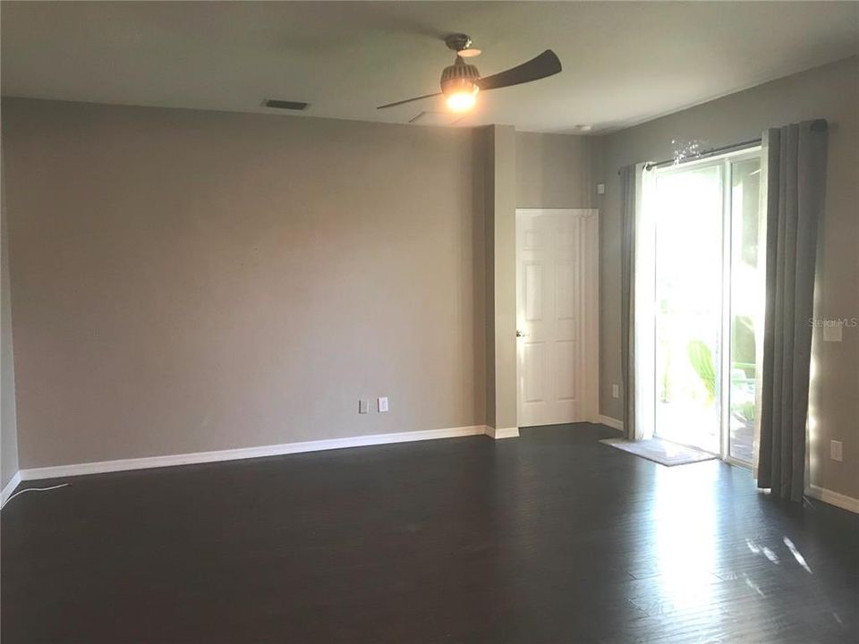 Recently Rented: $2,200 (3 beds, 2 baths, 1549 Square Feet)