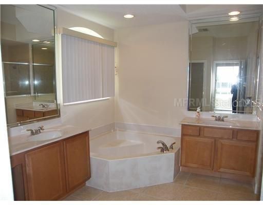 Недавно арендовано: $1,900 (4 спален, 3 ванн, 2350 Квадратных фут)