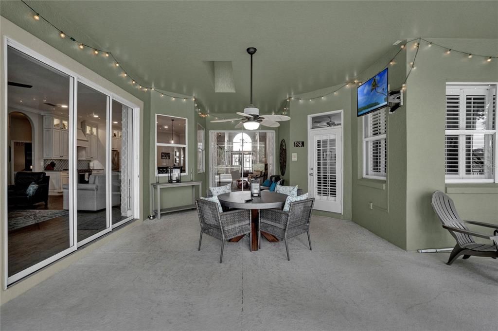 Recently Sold: $1,000,000 (5 beds, 3 baths, 3289 Square Feet)
