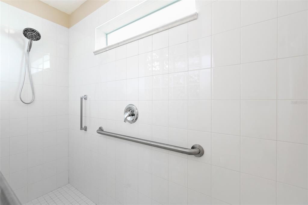 最近售出: $329,900 (3 贝兹, 2 浴室, 1728 平方英尺)